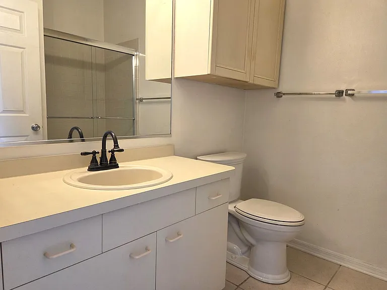 739 Heathrow Ave — Photo 16