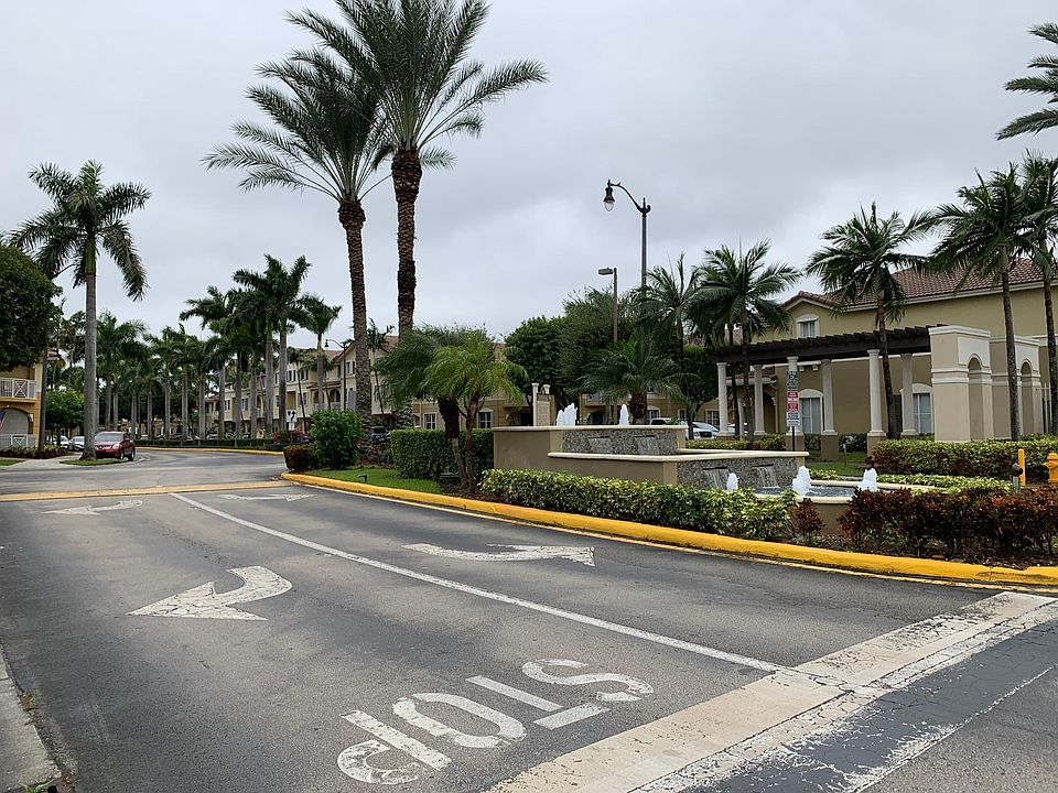 Condo Entrance from Flagler st and 89th Ave