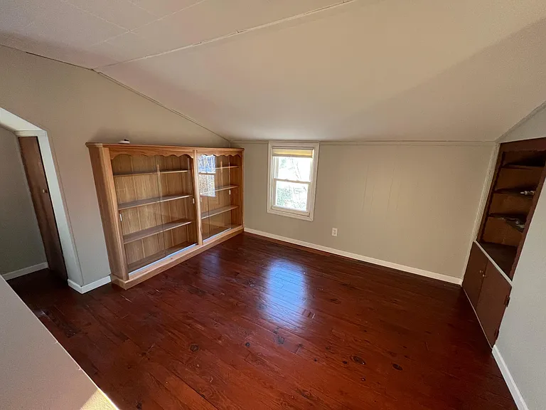 1528 Woodrow Ave — Photo 9