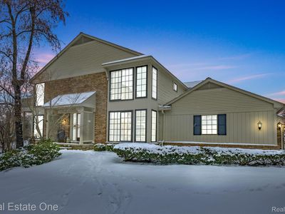 7227 Creeks Bend Dr, West Bloomfield, MI, 48322