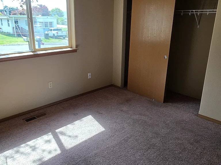 113 NE Timberlake St — Photo 13