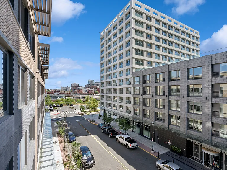 Newport Rentals — Photo 493