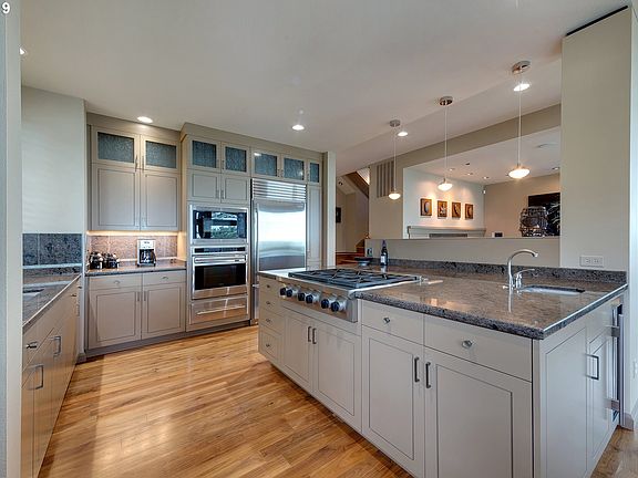 5th image of 218 Sea Crest Pl