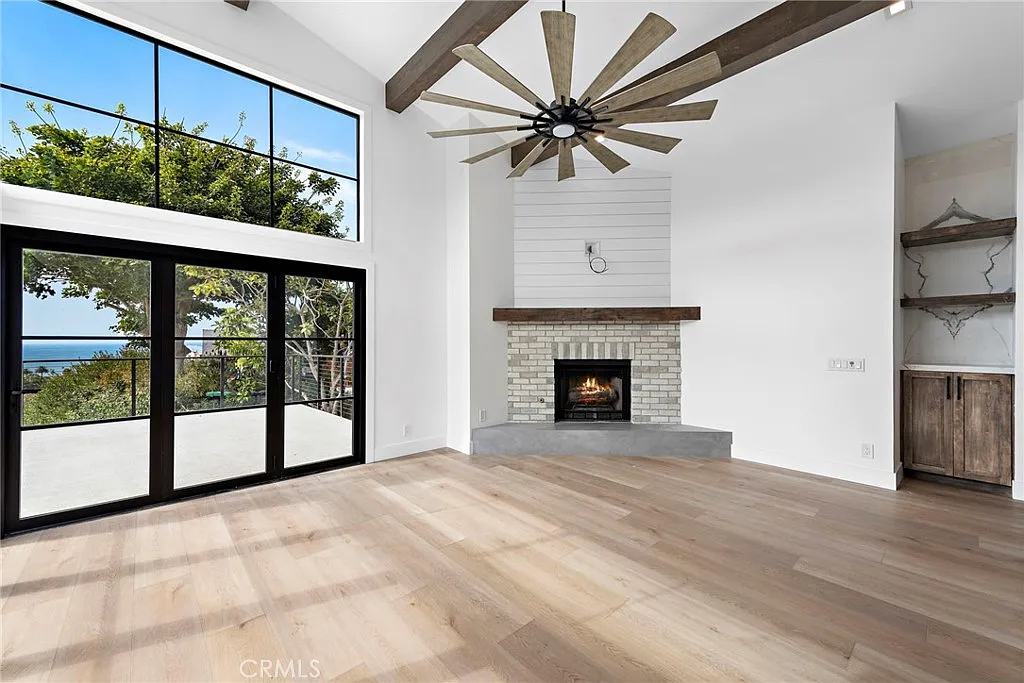 3 bed, 2062 sqft, $11,300 — Photo 3