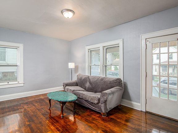 5th image of 219 Rose Hill Ave
