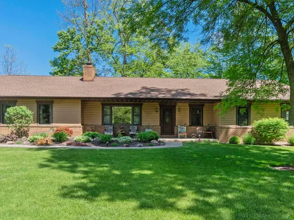 8029 Twin Oaks Dr, Fort Wayne, IN 46816