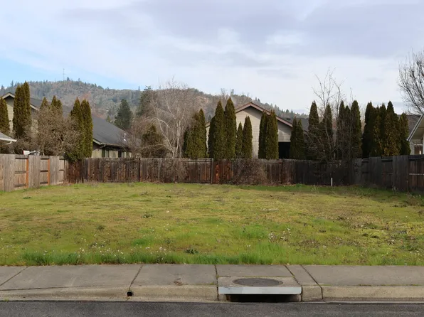 1830 SW J St #1229, Grants Pass, OR 97526