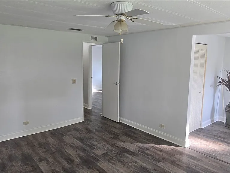 612 Pine Grove Ct — Photo 18