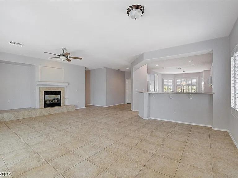 2521 Evansville Ave — Photo 49