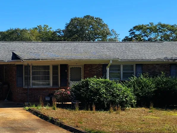 3 Hollywood Dr, Greenville, SC 29611