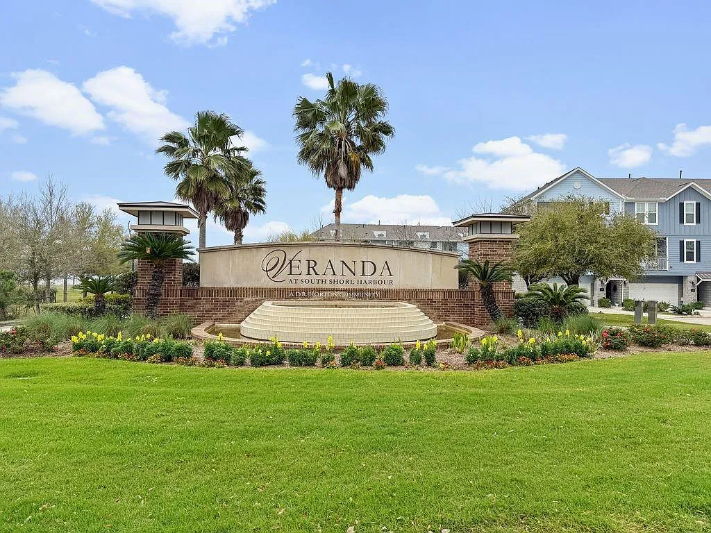3 bed, 2.5 bath, 2143 sqft, $2,975 — Photo 2