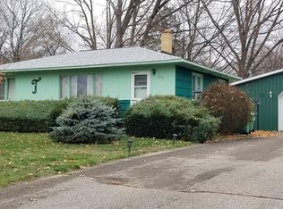 355 28th St N, Springfield, MI 49037