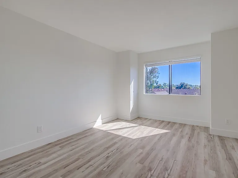 The Lucci | Renovated 1 & 2 Bedroom Apartments in Clairemont — Photo 19