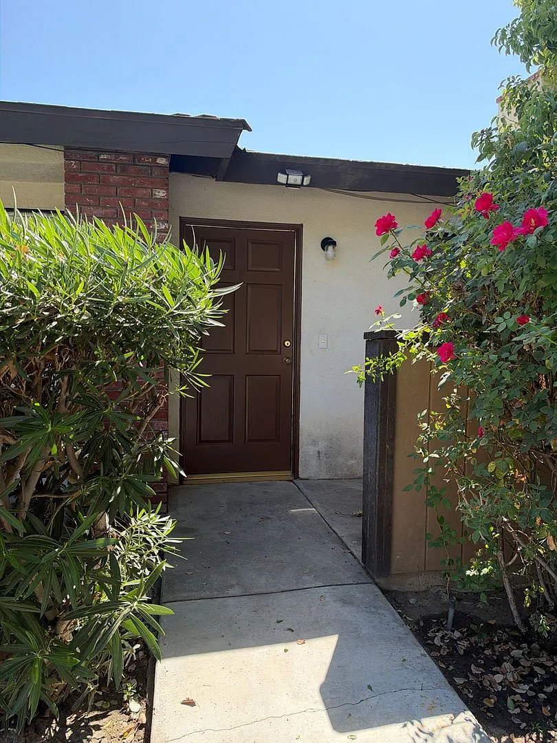6trj6712 — Photo 2