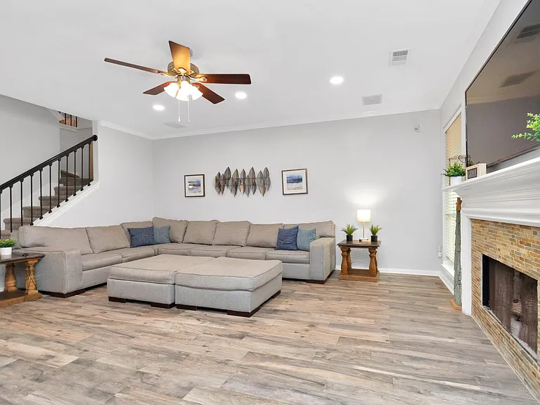 10007 Hickory Trail Ln — Photo 6