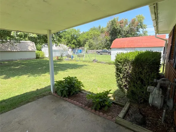 1003 NW 10th St, Stigler, OK 74462