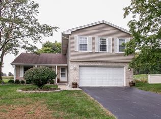 341 Jamestown Ave, Westmont, IL 60559