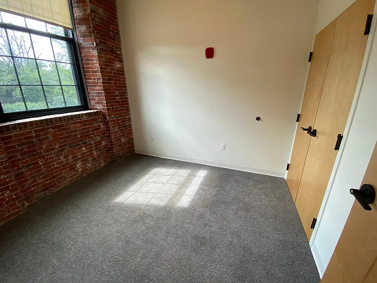 Lincoln Lofts — Photo 33