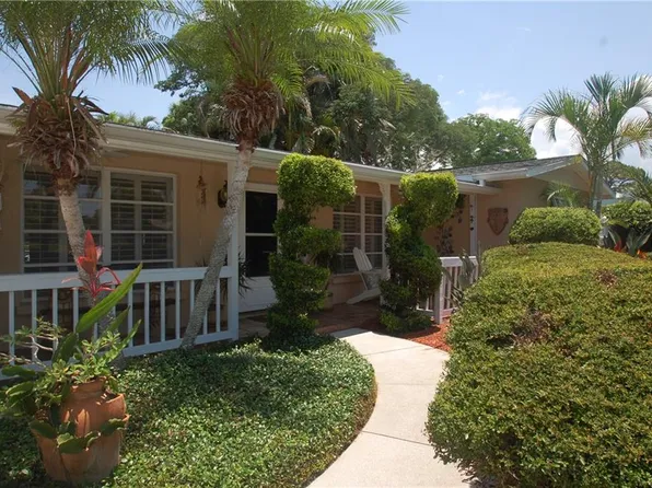 1619 Livingstone St, Sarasota, FL 34231