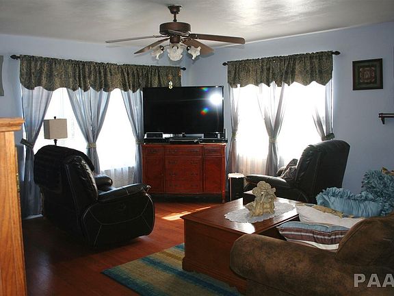 2nd image of 1008 E Richwoods Blvd