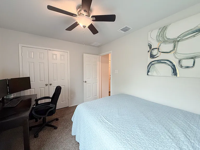2403 Corradino St — Photo 19