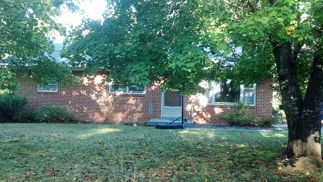 1st image of 988 Mockingbird Ln