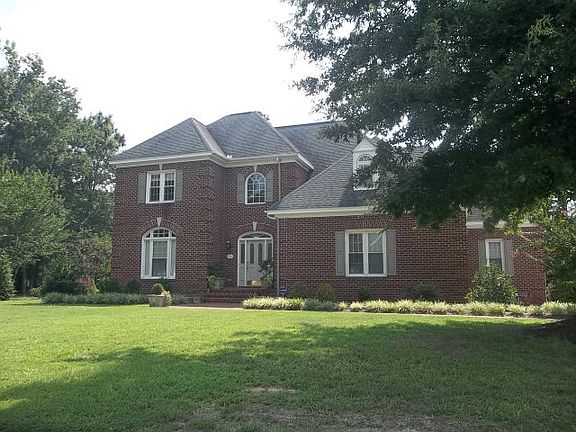 2nd image of 716 Bell Dr