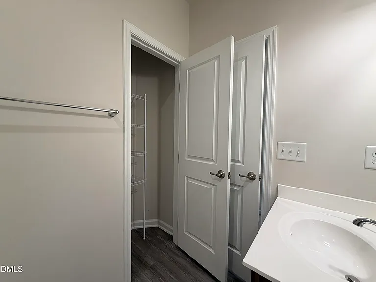 946 Channing Park Cir — Photo 32