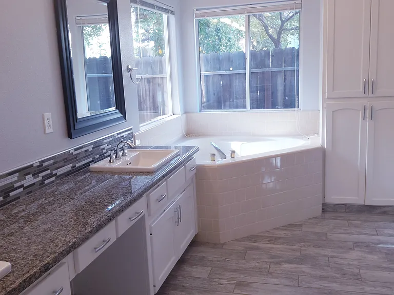1857 E Lester Ave — Photo 15
