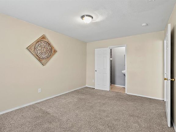 4th image of 2301 S Hughes Ave