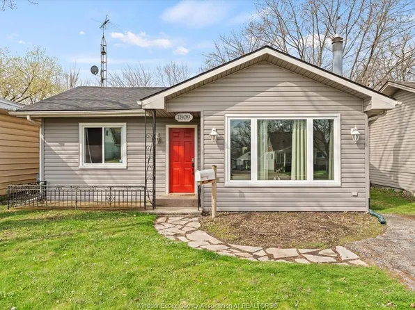 1809 Ferndale Ave, Windsor, ON N8T 2K7