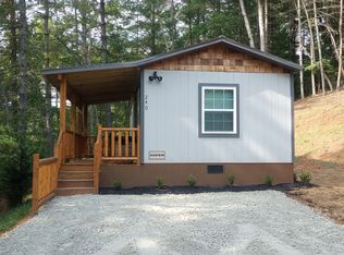 240 Taylor Rd, Franklin, NC 28734