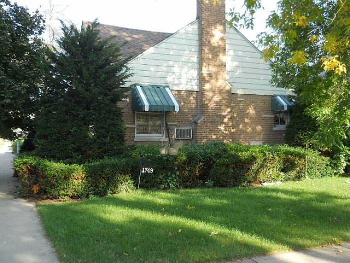 Corner home