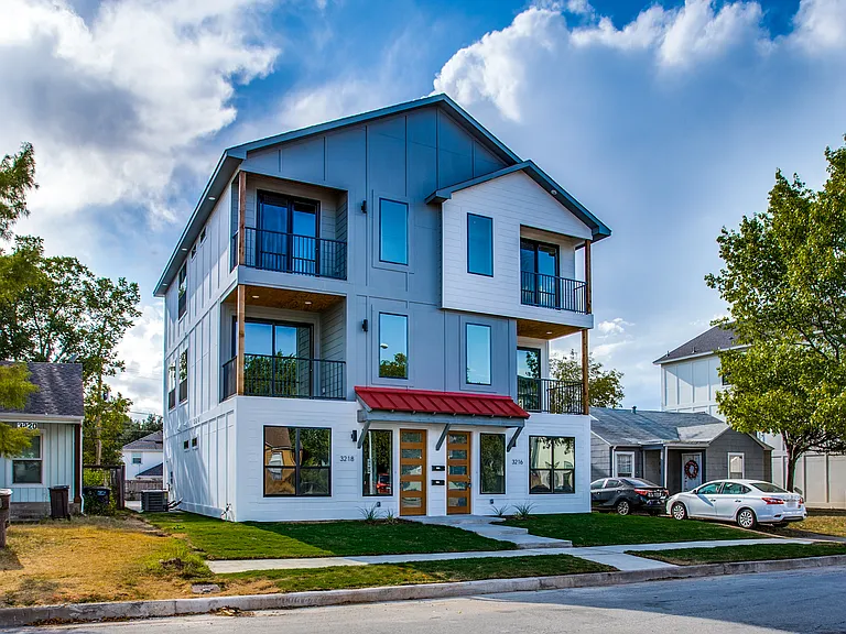 3218 Forest Park Blvd — Photo 1