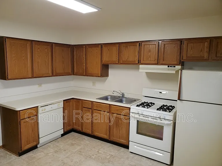 573 Anita Ave #2N — Photo 4