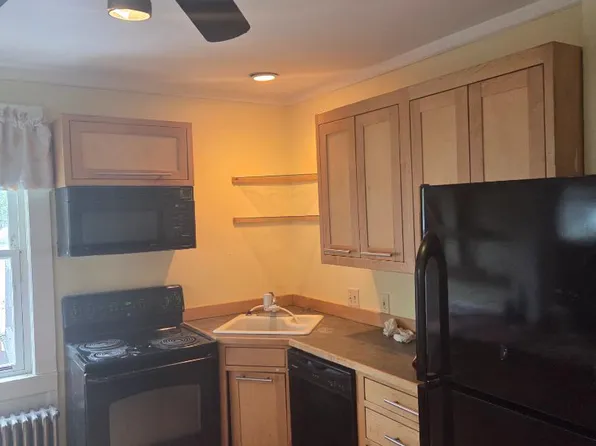9 Nichols Ave, Newmarket, NH 03857