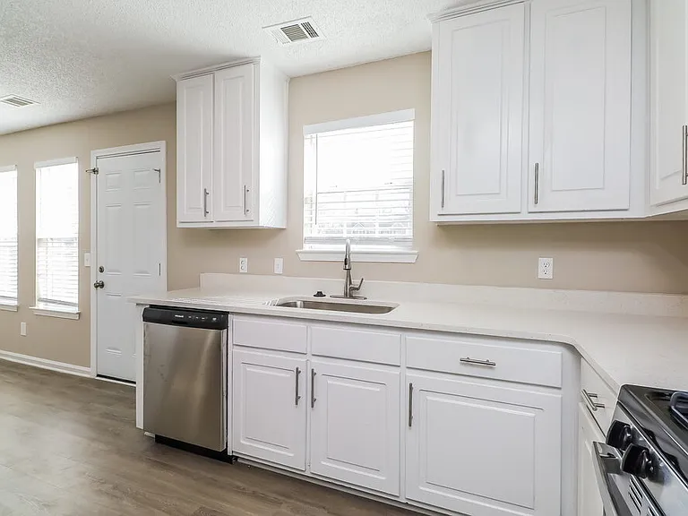 195 Ridge Pointe Dr — Photo 8
