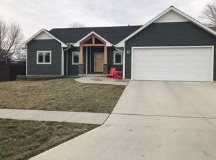 404 Ashby Cir, Gilbert, IA 50105