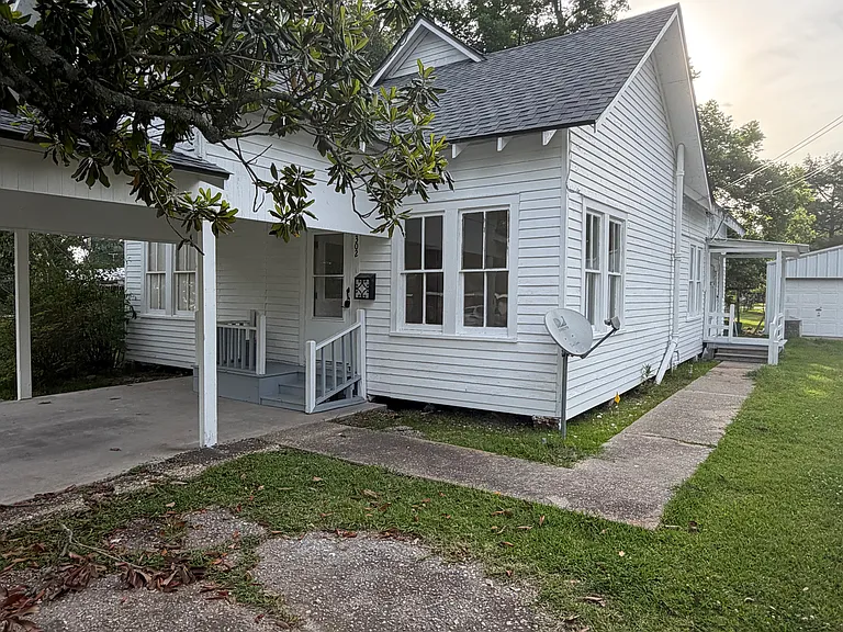 302 N Cunningham St — Photo 8