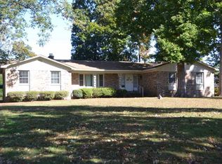 35 Sherwood Dr, Jackson, TN 38305