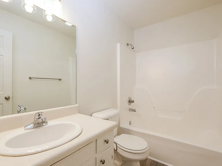 014-photo-bathroom-14803484 014-photo-bathroom-14803484