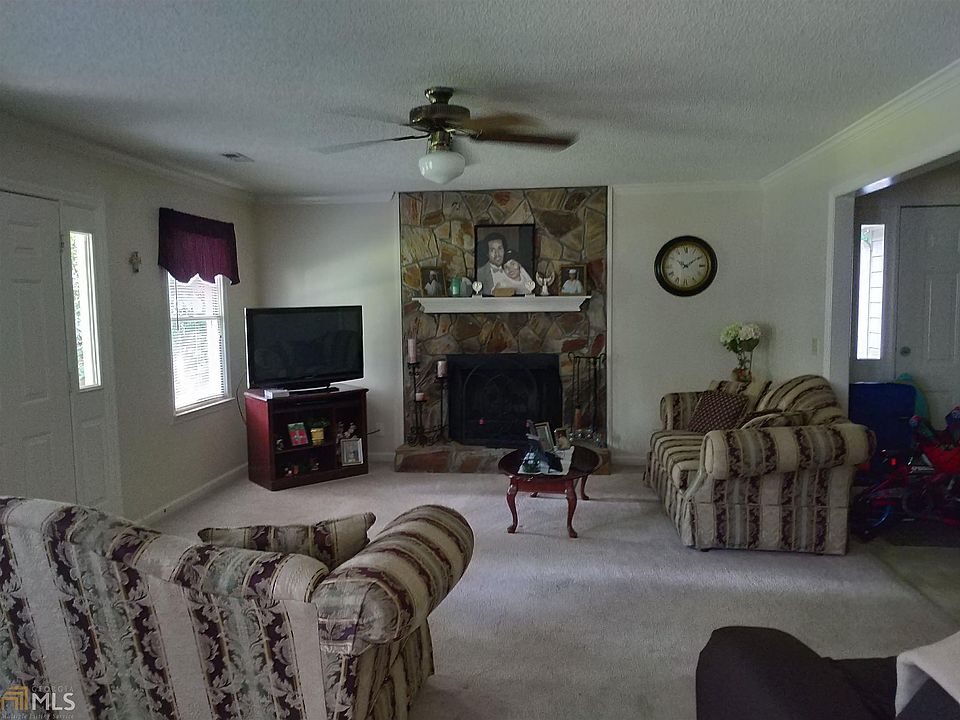 2nd image of 185 Hamilton Dr #1