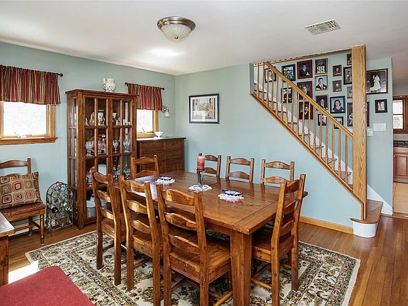 3rd image of 23 William St