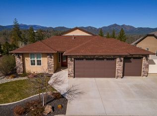 4381 Risstay Way, Shasta Lake, CA 96019