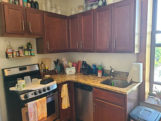 Rented by The Hamilton Group | media 5
