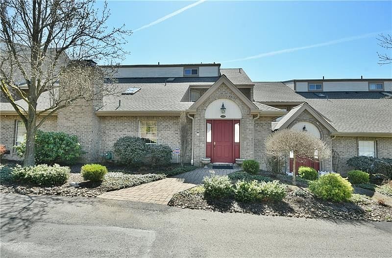 1st image of 615 Essex Ct