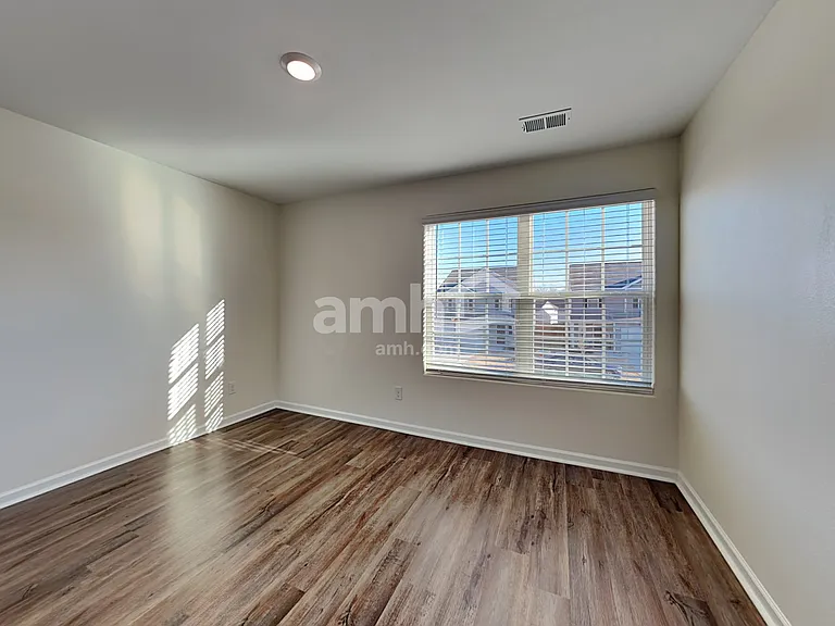 2054 Southlea Dr — Photo 20