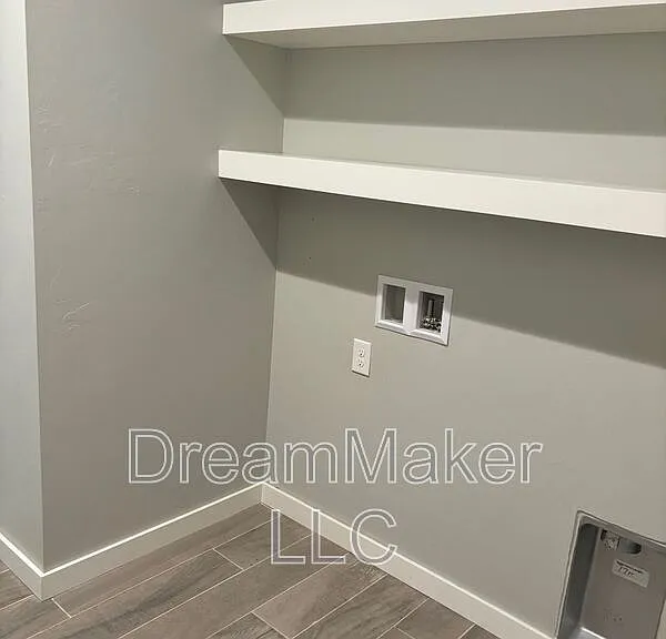 916 Flowers Dr — Photo 10