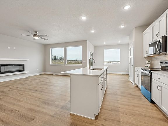 4th image of 621 Fremont Ave