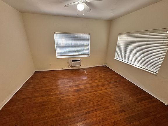 3rd image of 700 NE 61st St APT 3